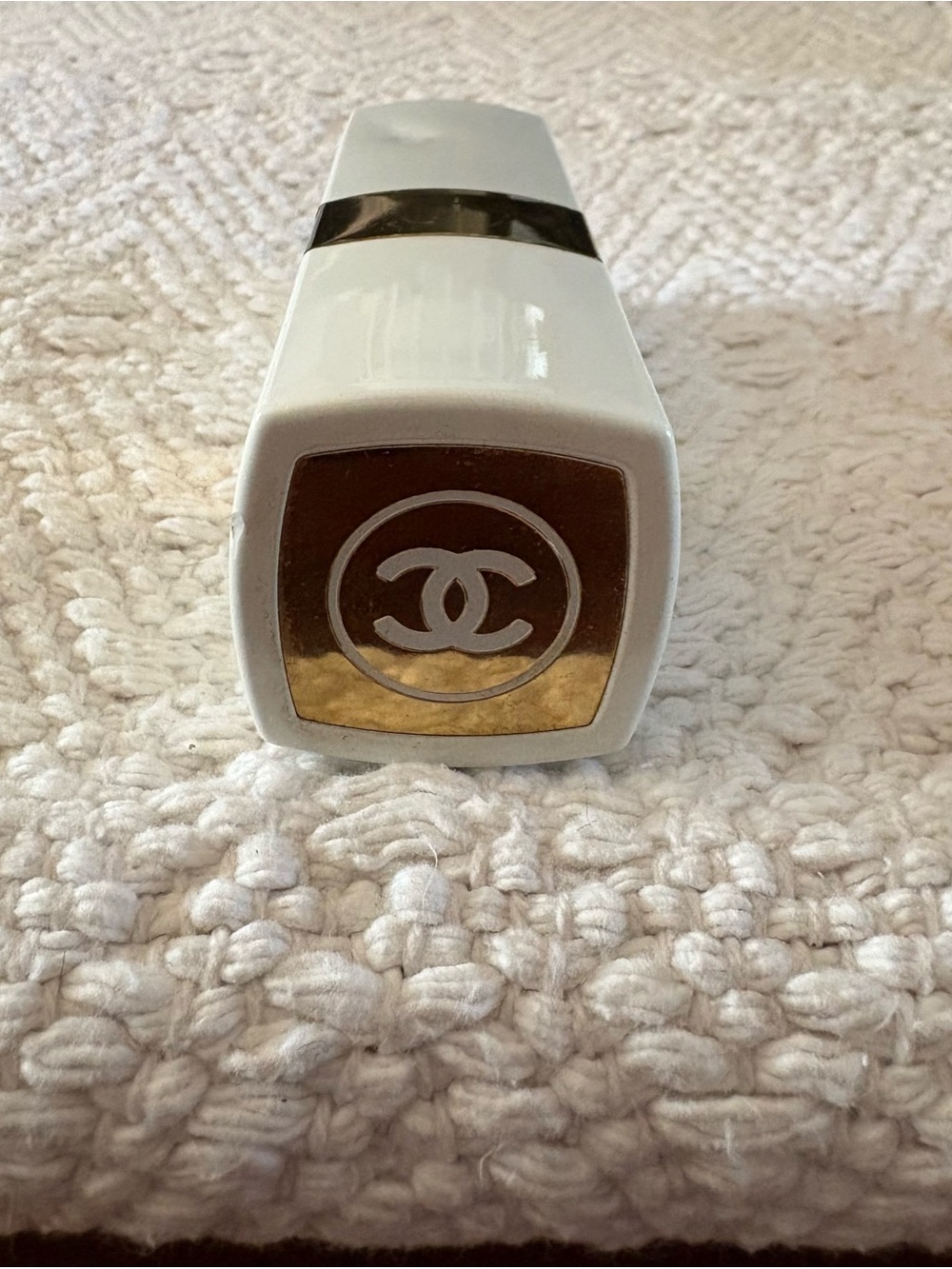 Vintage 1.7 fl oz (50 ml) bottle of Chanel No. 22 Eau de Toilette